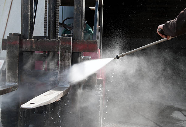 Best Window and Screen Pressure Cleaning in Rouse, CA